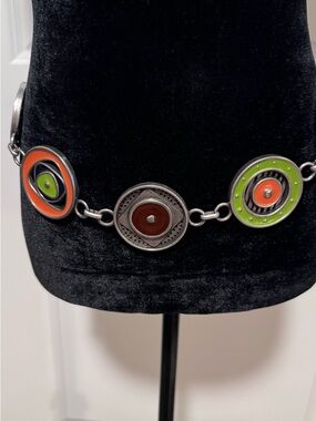 Chico’s vintage enamel Retro Circle Link adjustable Statement Belt. NWOT. M-L